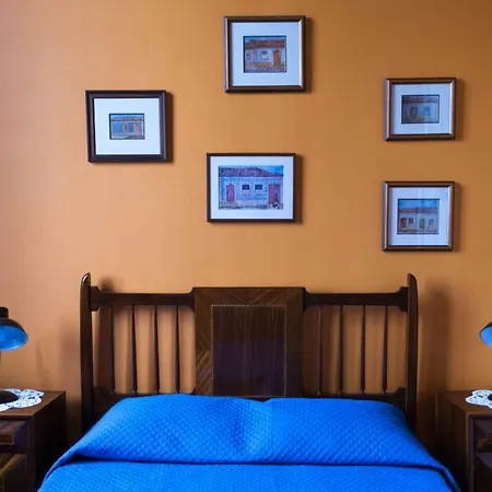 Vintage Balcony 4*