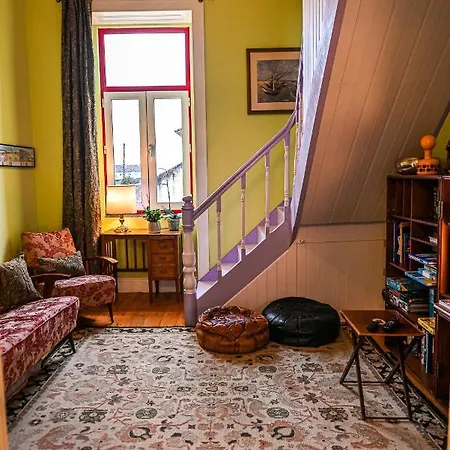 Vintage Balcony 4*