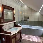 Vintage Balcony & 4*