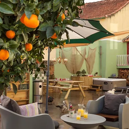 Vintage Balcony & Guest house