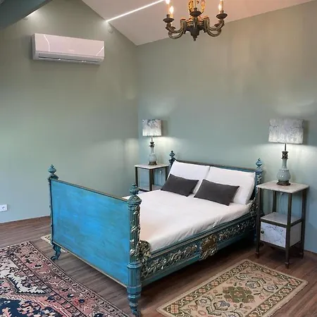 Vintage Balcony & بيت ضيافة 4*