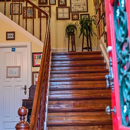 Vintage Balcony & ゲストハウス 4*