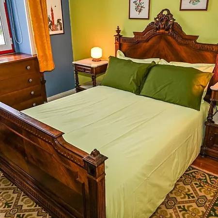 Vintage Balcony & オヴァール