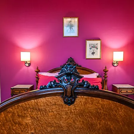 بيت ضيافة Vintage Balcony &