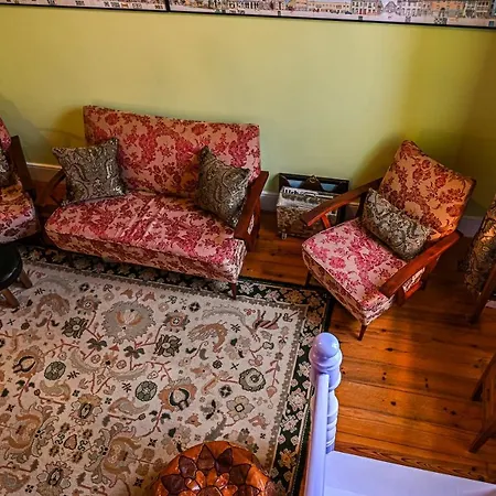 Vintage Balcony 4*