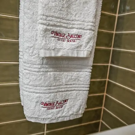 Vintage Balcony & オヴァール