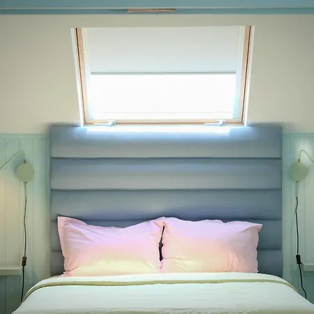 ゲストハウス Vintage Balcony &