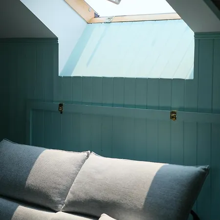 Vintage Balcony & Vendégház