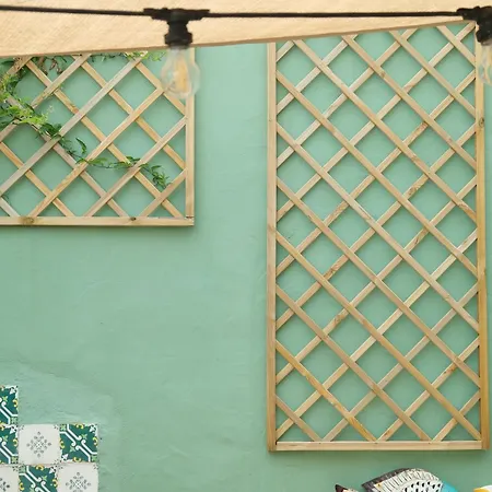 Vintage Balcony & ゲストハウス オヴァール