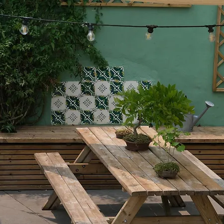 Vintage Balcony 4*