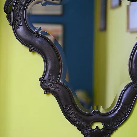 בית הארחה Vintage Balcony & אובאר