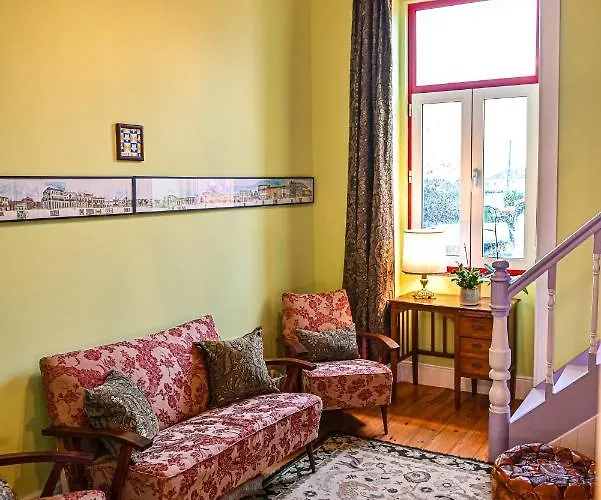 بيت ضيافة Vintage Balcony & أوفار