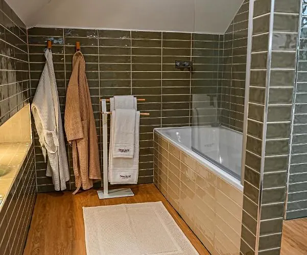 Vintage Balcony & 4* أوفار