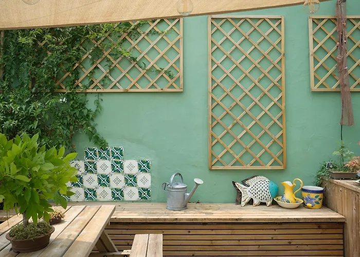 Vintage Balcony & 4*