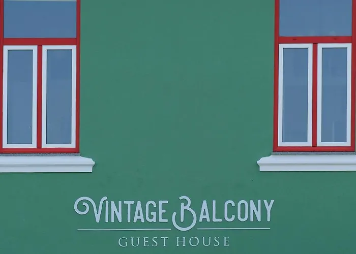 Vintage Balcony & أوفار